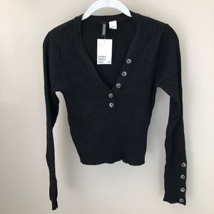 H&M- CROPPED BLACK SWEATER- NWT